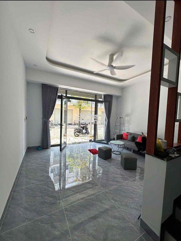 Nhà 1 trệt 2 lầu ngay vòng xoay kim hằng - 2