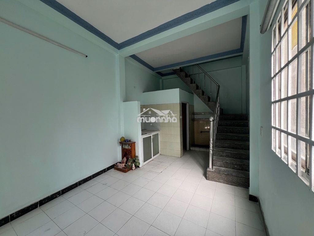 Bán nhà nhỏ mặt tiền đường - 3