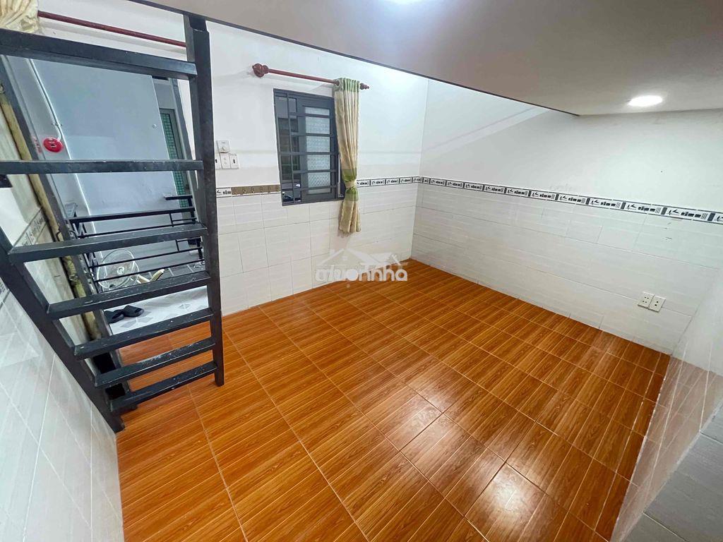 Phòng có gác, máy lạnh, gần trường công nghiệp thực phẩm aeon tân phu - 4