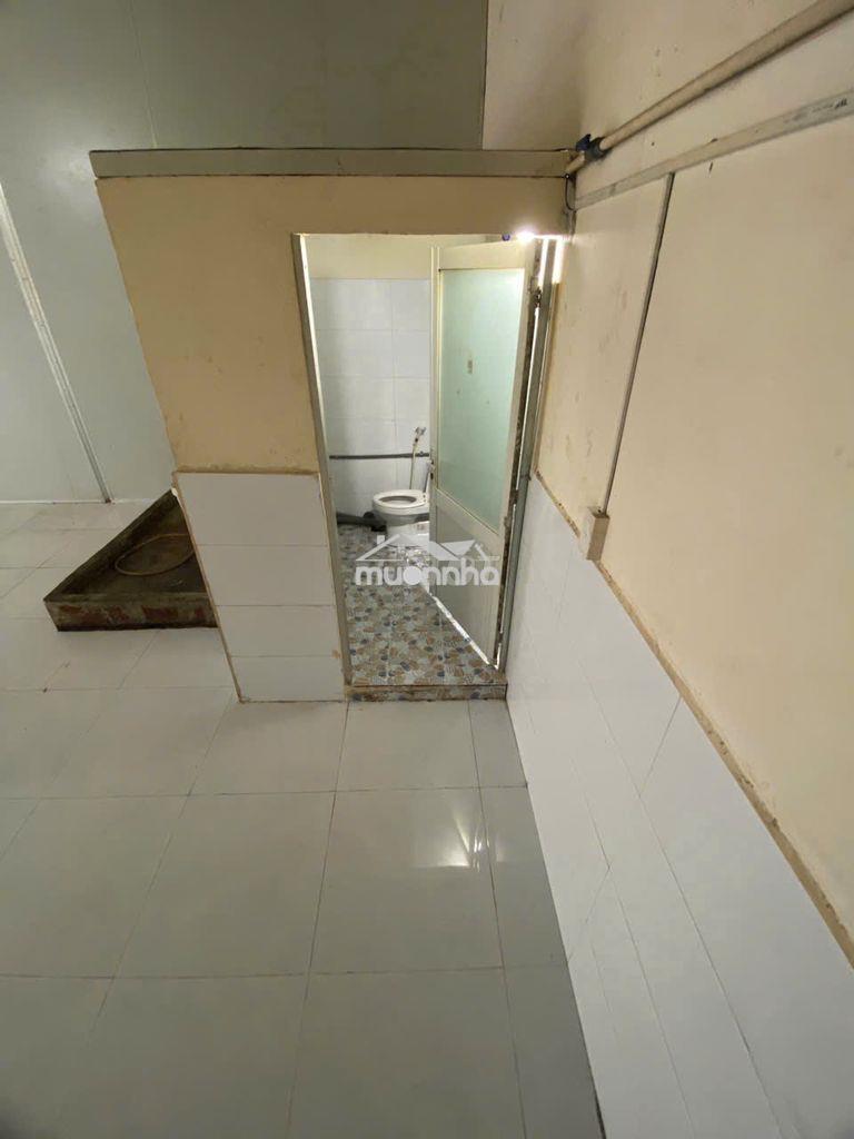 Cho thuê mặt bằng rộng 70m2, có phòng ngủ riêng trên gác - 4