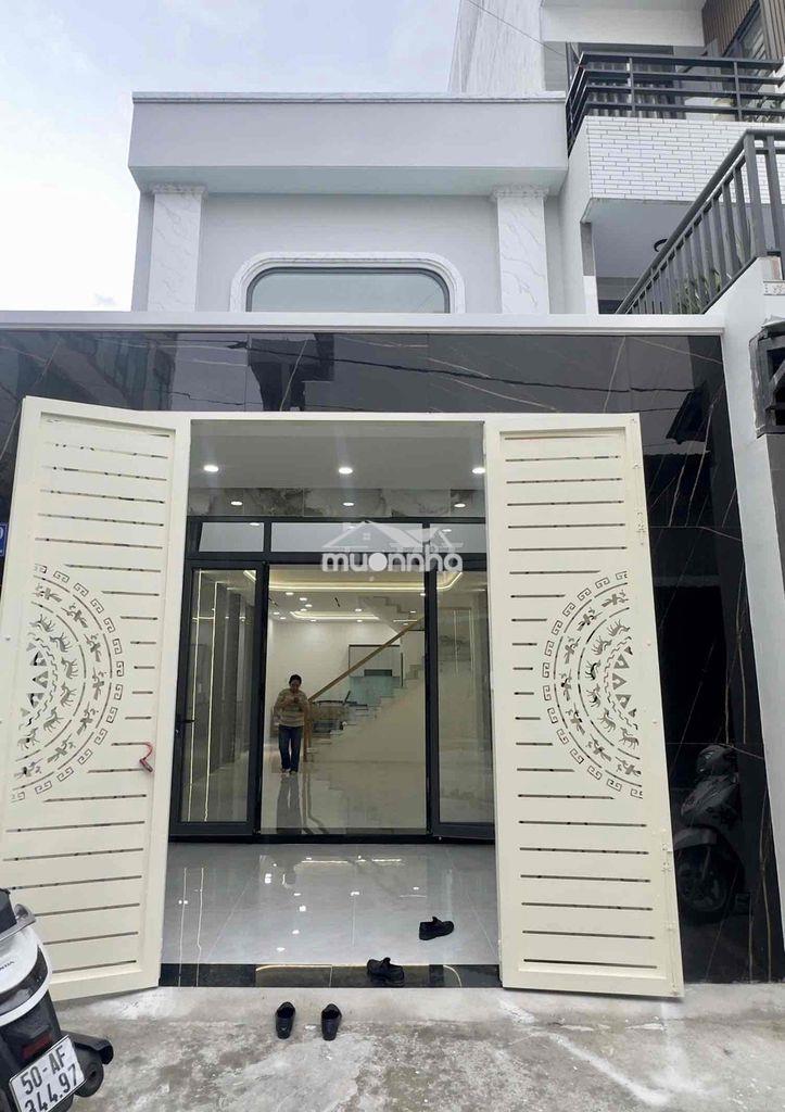 Ban gốc 2 mặt tiền ngay chợ, thích hợp kinh doanh