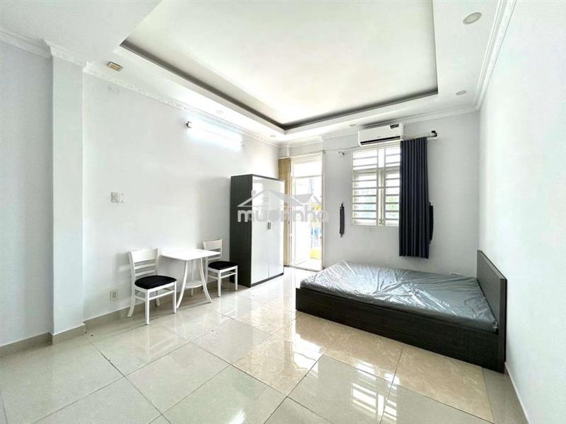 Nhiều đồ? căn hộ ban công rộng thoáng này lo hết, đườnglớn cửa sổ trời