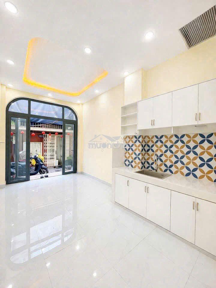 Nhà đẹp q4- 2 tầng- 34m2- 3pn - có phòng trệt- chỉ 3 tỷ nhỉnh - 3
