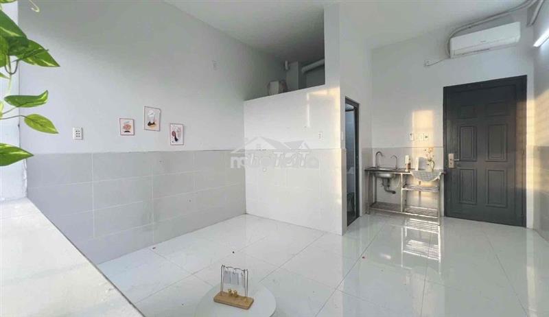 Em cần pass phòng gấp để về quê ạ trọ toà nhà có ban công