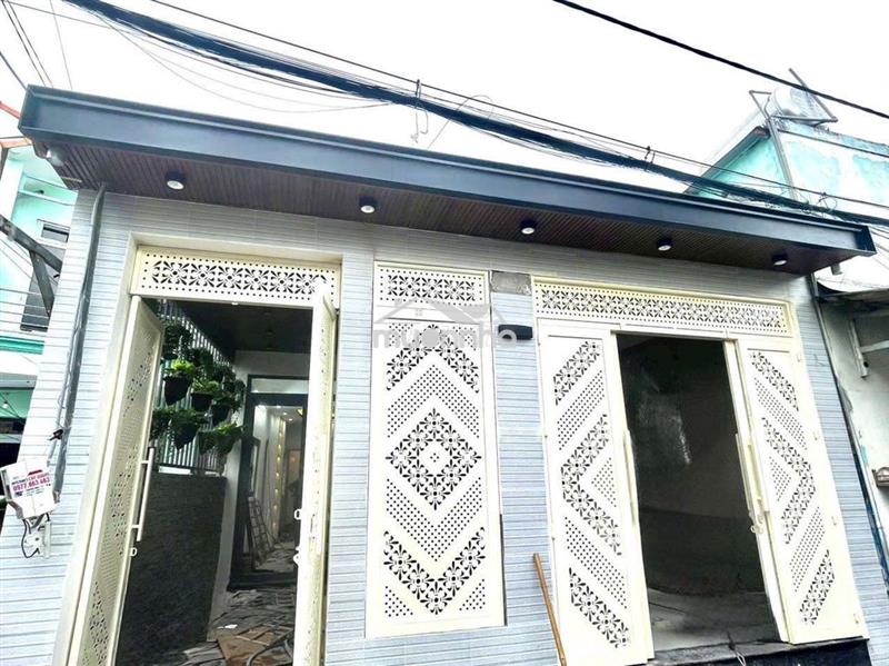 Nhà mới đang hoàn thiện có phòng ngủ tầng trệt ở đường huỳnh tấn phát