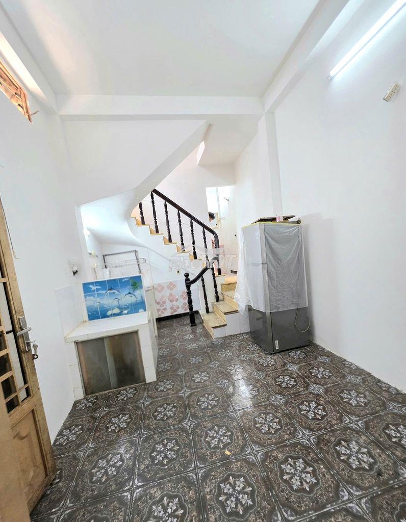 Nhà nguyên căn sẵn nội thất đường cmt8 - 2pn 3wc - 4x8m - 2
