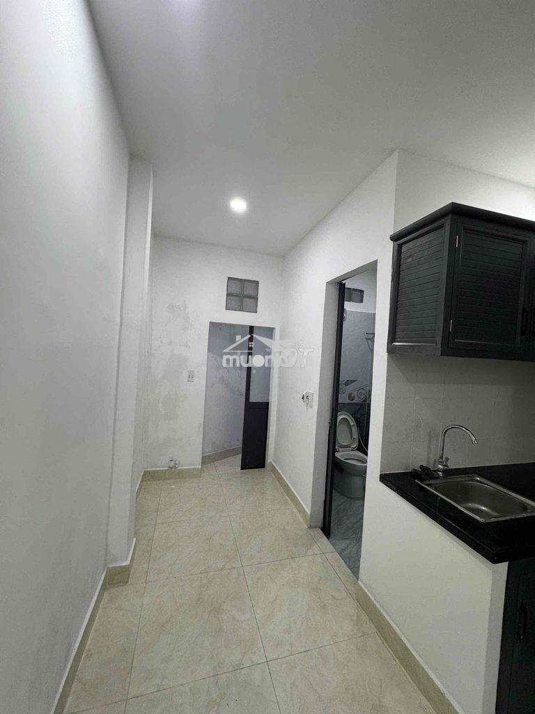 Nhỉnh 5tỷ - 2 tầng 45m2 - cách 2 căn ra mặt tiền rạch xuyên tâm - 2