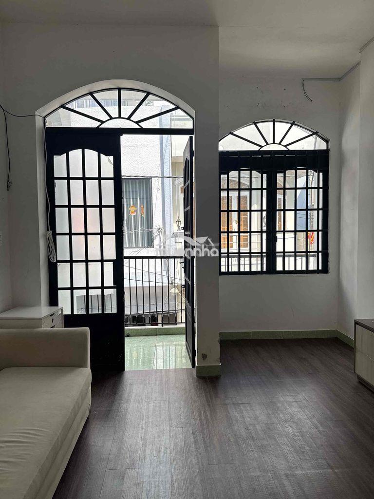 Nhà trống cho thuê phòng lơn trên lầu, có nội thất cơ bảm - 4