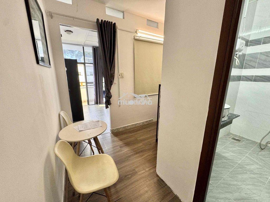 Cho thuê căn hộ 1pn có ban công lớn đón sáng ngay gần nhà thờ tân định - 3