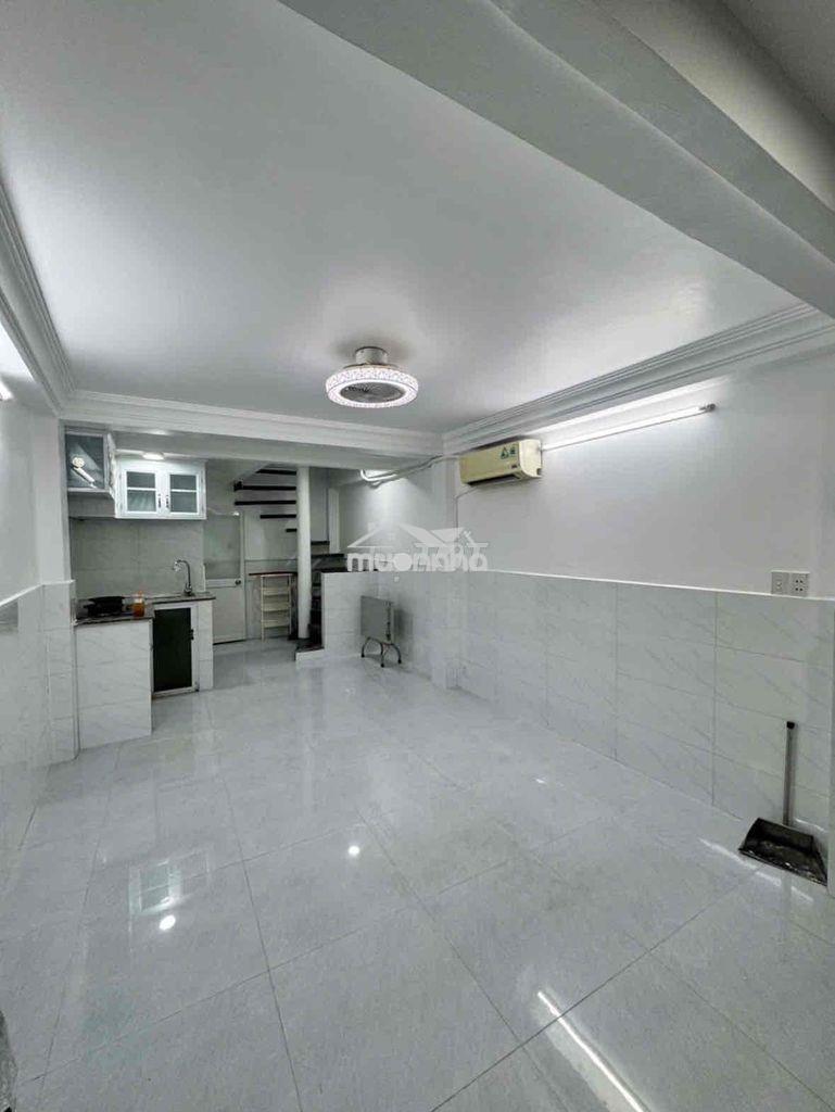 Ngay vạn kiếp - phan xích long - 3 tầng 30m2 - nhà còn mới - 2