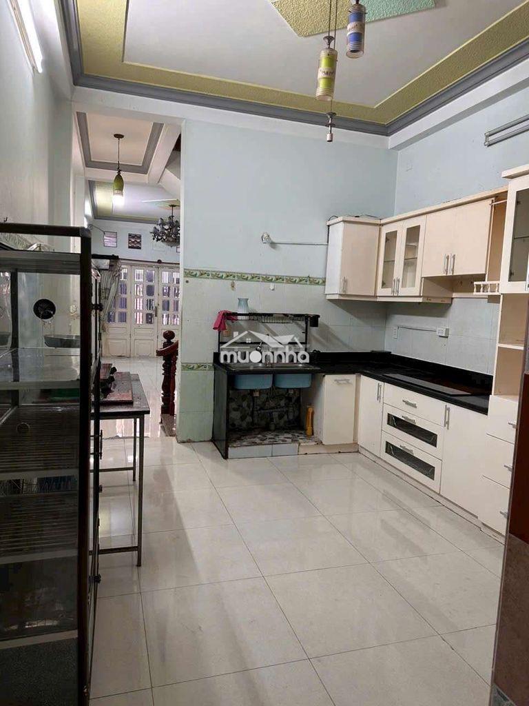 Cho thuê nhà 4 x14 đúc 3 lầu hẻm 78// ng văn khối p11 gv 4 phòng ngủ - 4