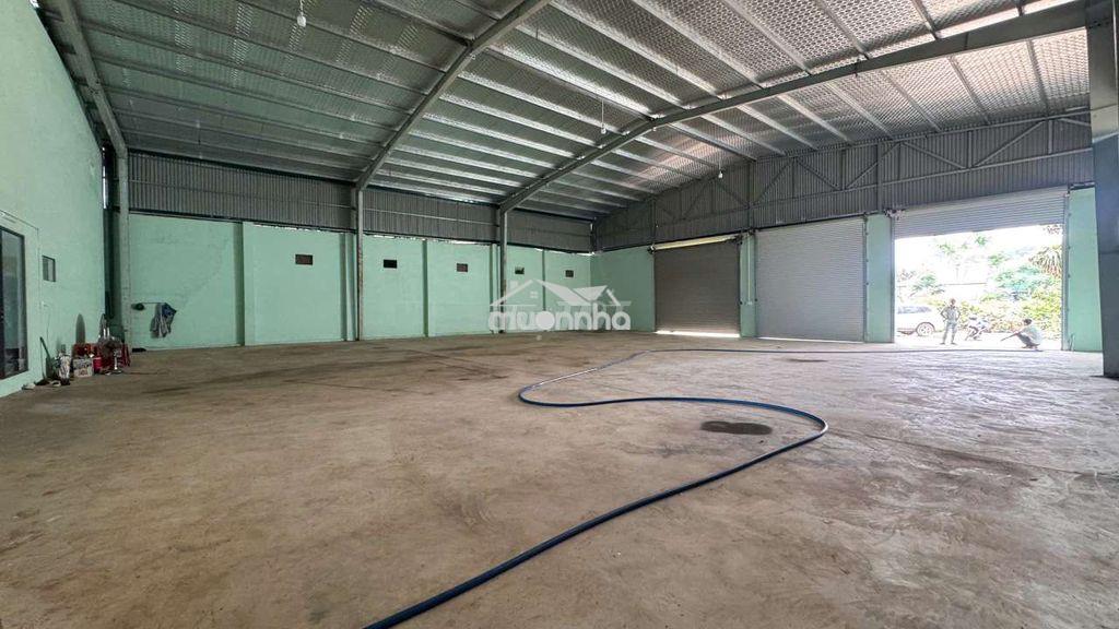 Bán kho 650m2 mặt tiền 14-26 - 2