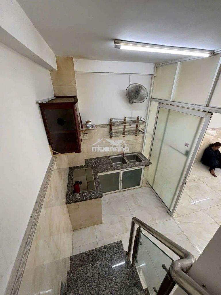 Cho thuê nhà nguyên căn đường số vĩnh hội, quận 4 - 2