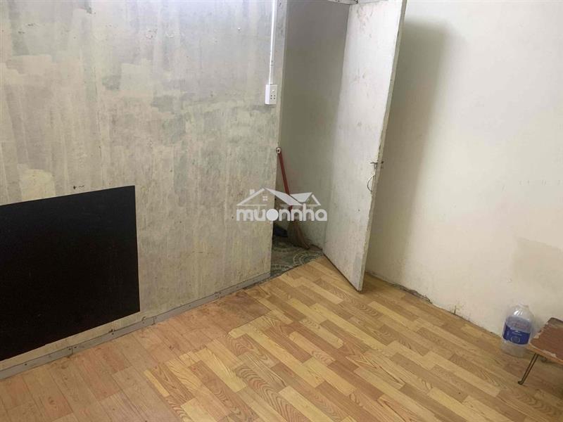 Nhà loi di riêng ko nấu ăn bằng gas , nước 100k/1 th điện 3,5k/1 kw