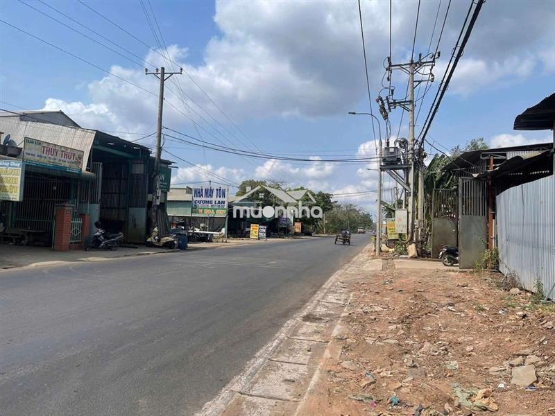 Bất đất mặt tiền đường nguyễn hoàng