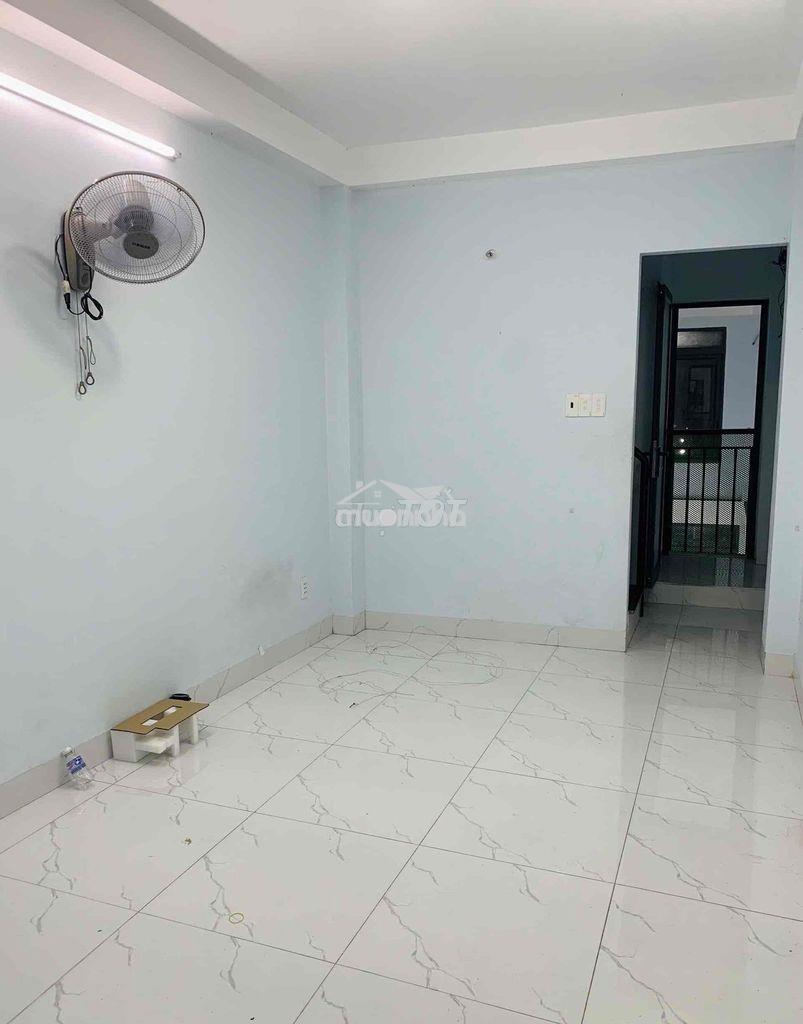 Nhà mới, rộng gần hàng xanh - ng gia trí, 1 trệt 1 lầu sân để xe - 2