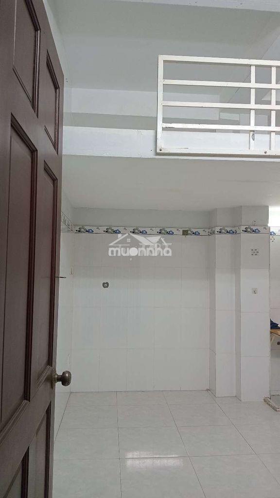 Phòng mới giá rẻ có gác 2,7triệu, đường nguyễn sơn - 2