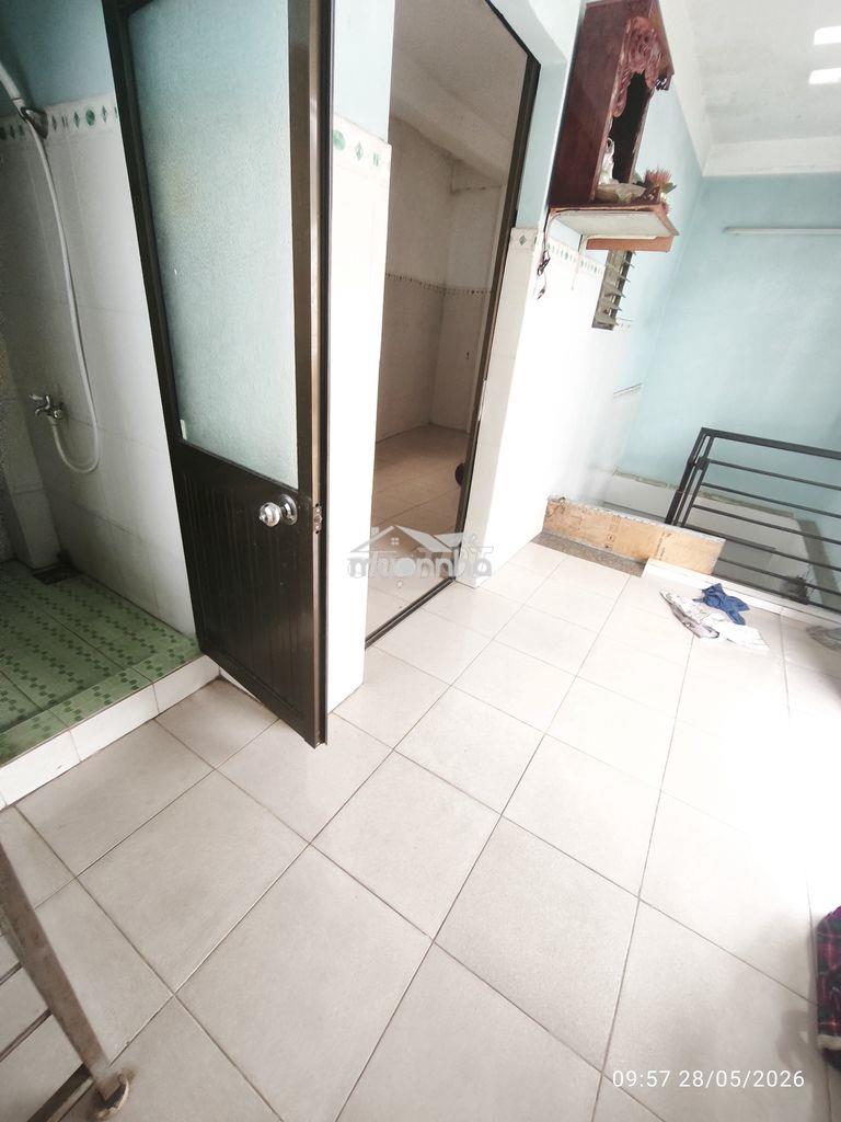 Nguyên lâu 2 , rộng thoáng, giáp phạm văn đồng, nơ trắng long - 2
