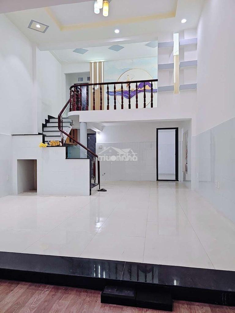 Nhà bình chuẩn dân tự xây 5 x 11 , 2 pngu - 2 wc  thổ cư full giá 1.35