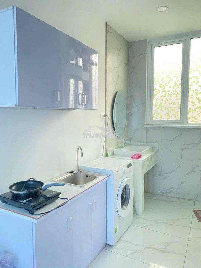 Căn hộ 1 phòng ngủ , ban công cực lớn , thang máy trống sẵn - 4