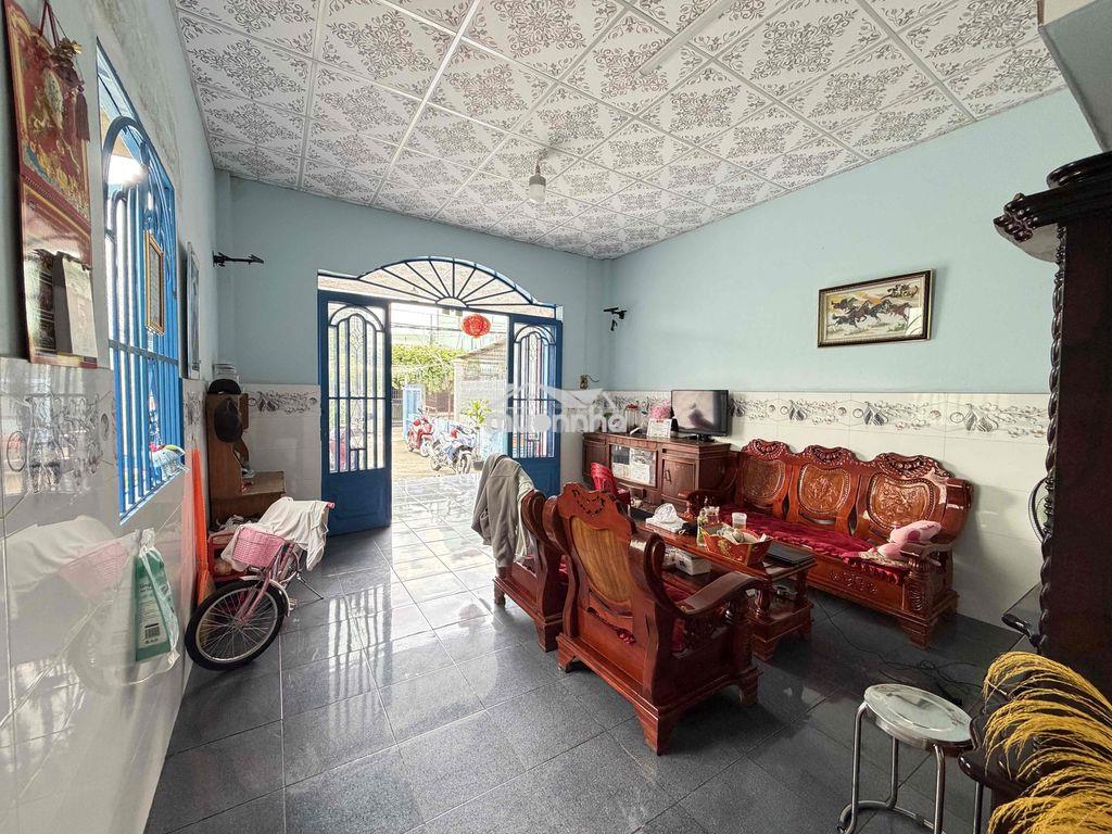 Chủ gởi bán nhà cấp 4 có sân vườn ngay chợ hoá an,4,6x26=113m2,đường x - 3