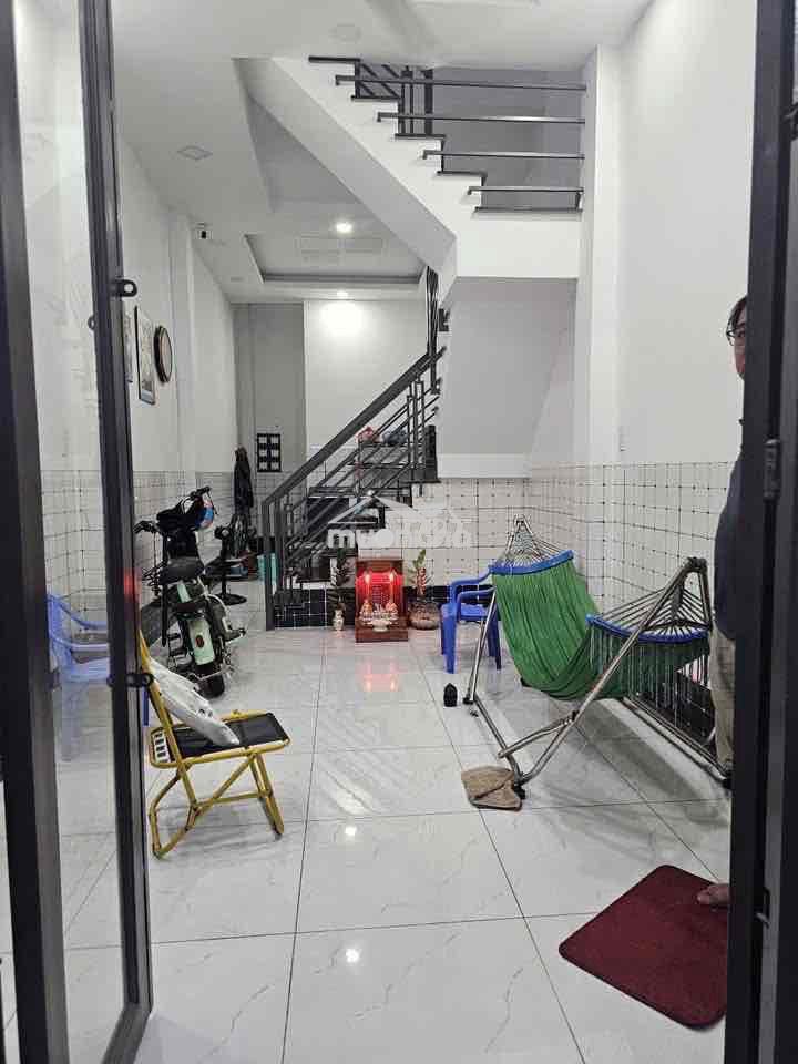 Q12. nhà sổ riêng 3m x 11m đúc 1 lầu ngay tô ký chợ cầu - 2