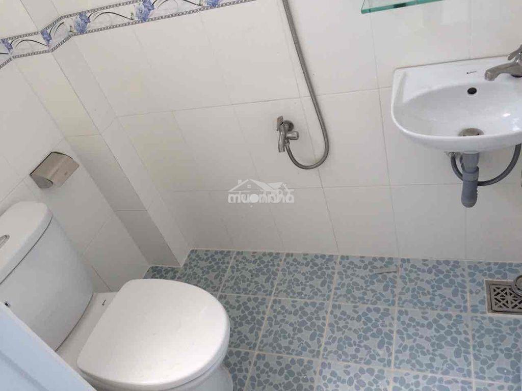 Phòng 20m2 đs3 p9 gv cửa sổ ngoài trời, máy lạnh, tủ áo, máy giặt - 4