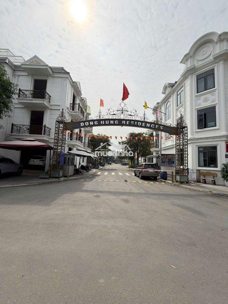 Nhà phố hoàn công mặt tiền đông tác kdc đông hưng gần bigc  chợ dĩ an