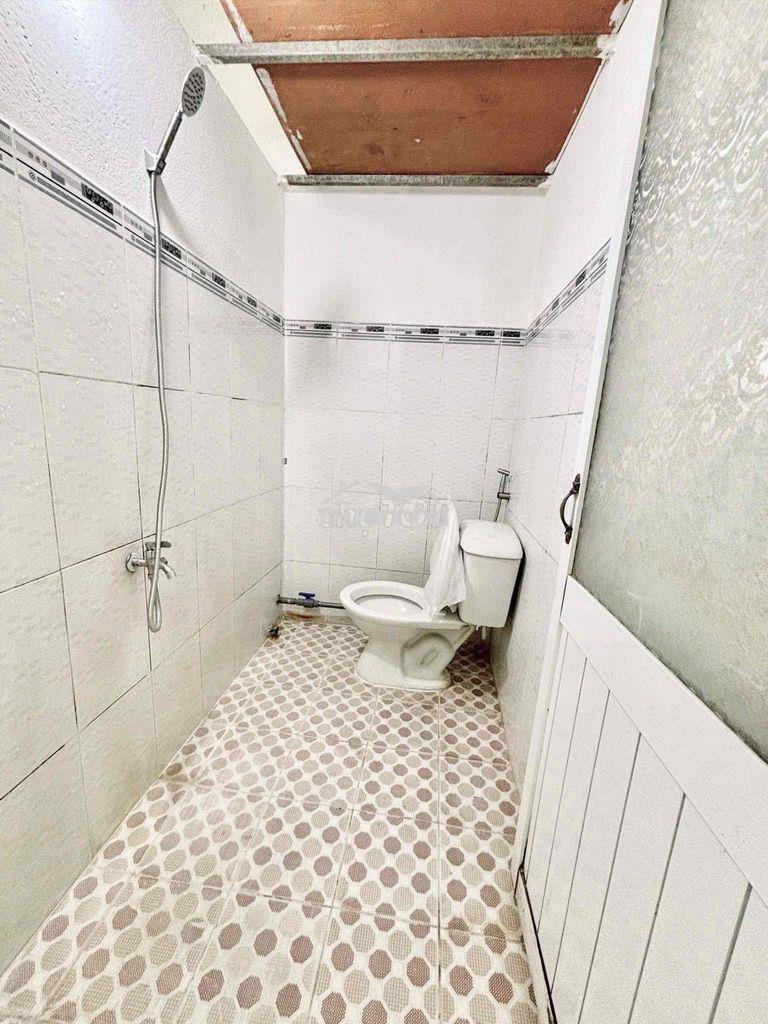 Cho thuê phòng stuido cửa sổ trời giá rẻ tân phú gần đh công thương - 4