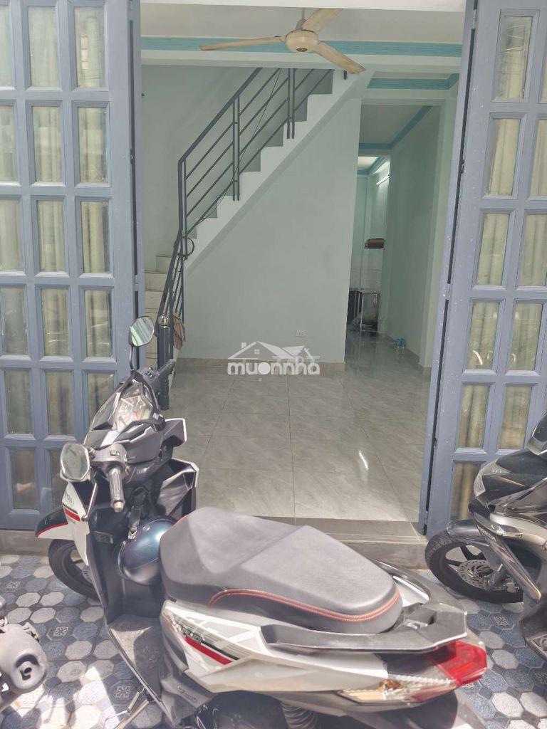 Cho thuê nhà nguyên căn 3 phòng ngủ hẻm 380 lê văn lương