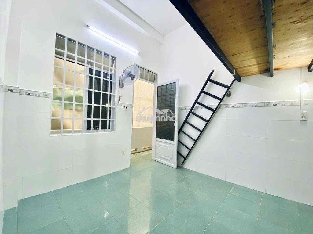 Phòng trọ có gác giá rẻ đối diện etown cộng hoà thoáng mát - 2