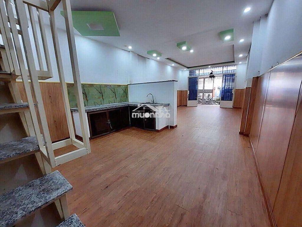 Bán nhà sát lũy bán bích 52 m 1 trệt 1 lửng giá nhỉnh 4 ty - 4