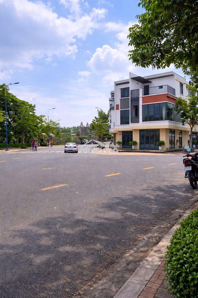 Hiếm! nhà góc 2 mặt tiền đường thông 15m giá đầu tư chỉ 3.85 tỷ - 2