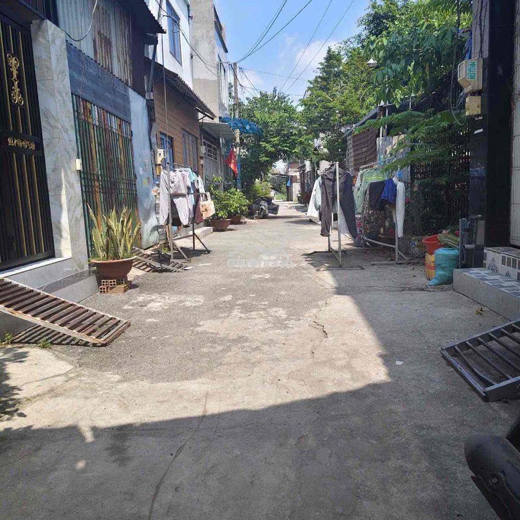 Cho thuê nhà ngay sát ngã 5 trung tâm vĩnh lộc xe hơi đậu có 3p giá rẻ - 3