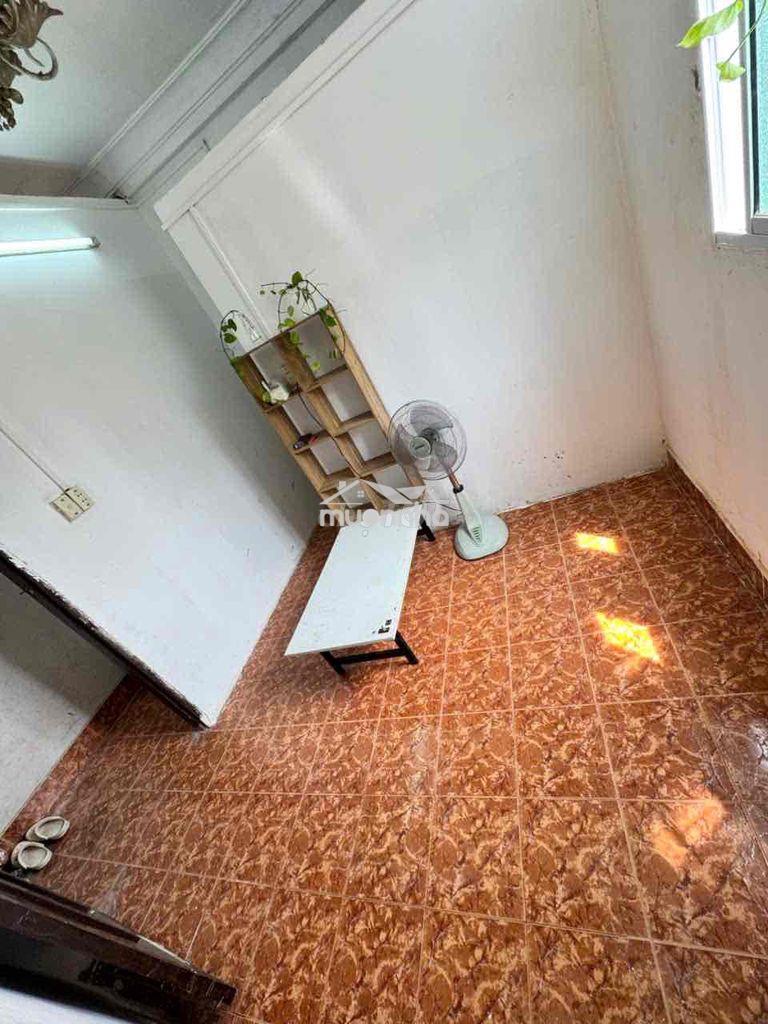 Phòng cuối giảm mạnh cho thuê nhanh còn thơm mùi sơn thoáng mát - 4