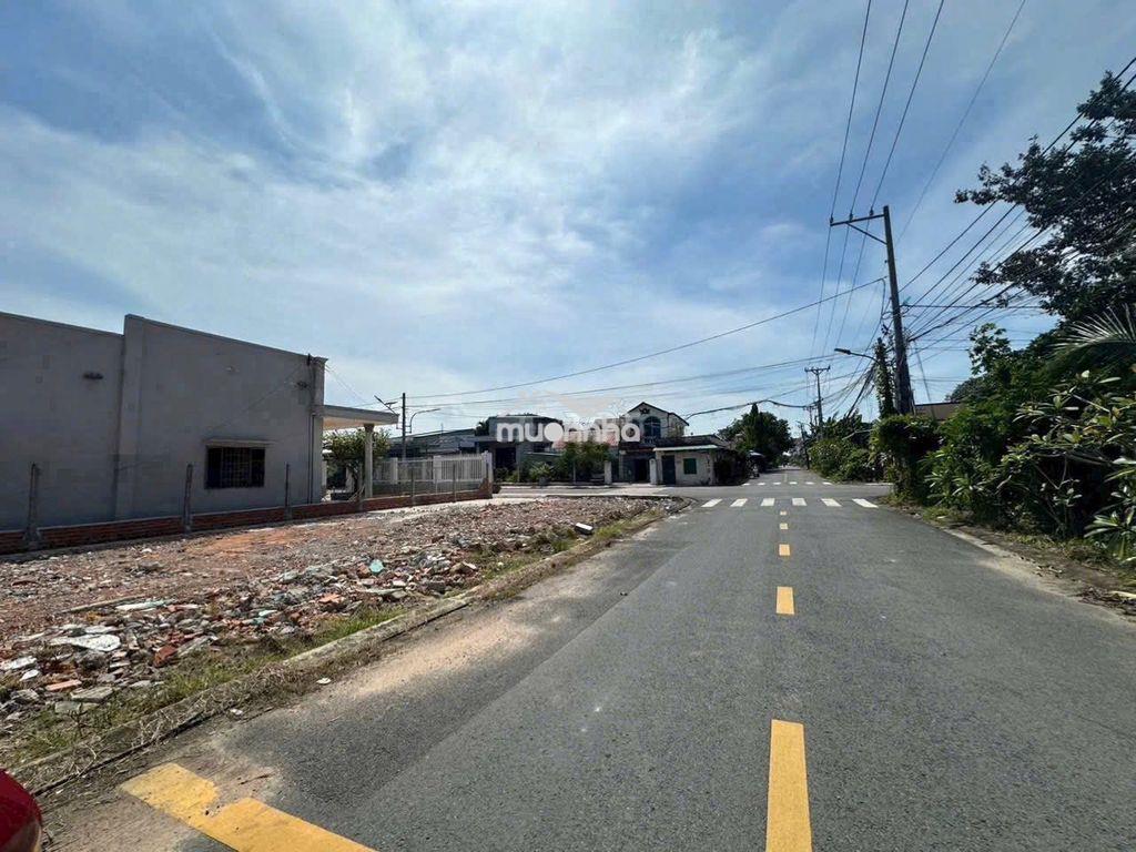 Chú 2 cần ra đi gấp lô đất 200m2 giá cực rẻ 1/ quốc lộ 22 - 2