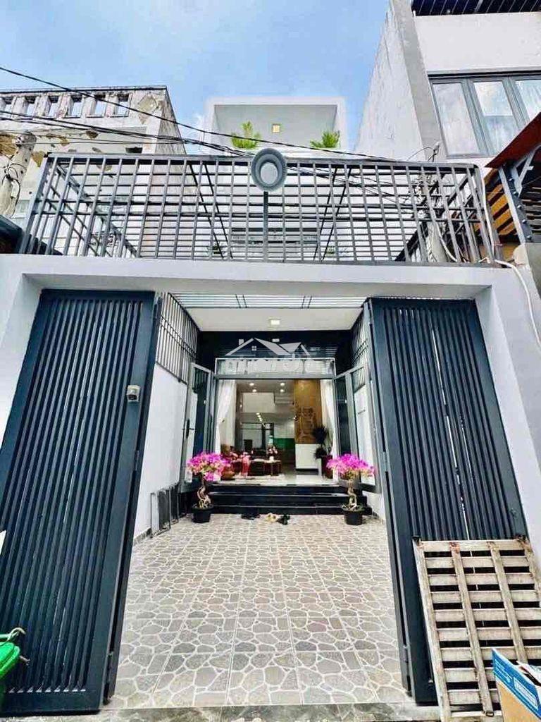 Cho thuê nhà 4*20m 2lầu có sân rộng 3pn full nội thất 15tr