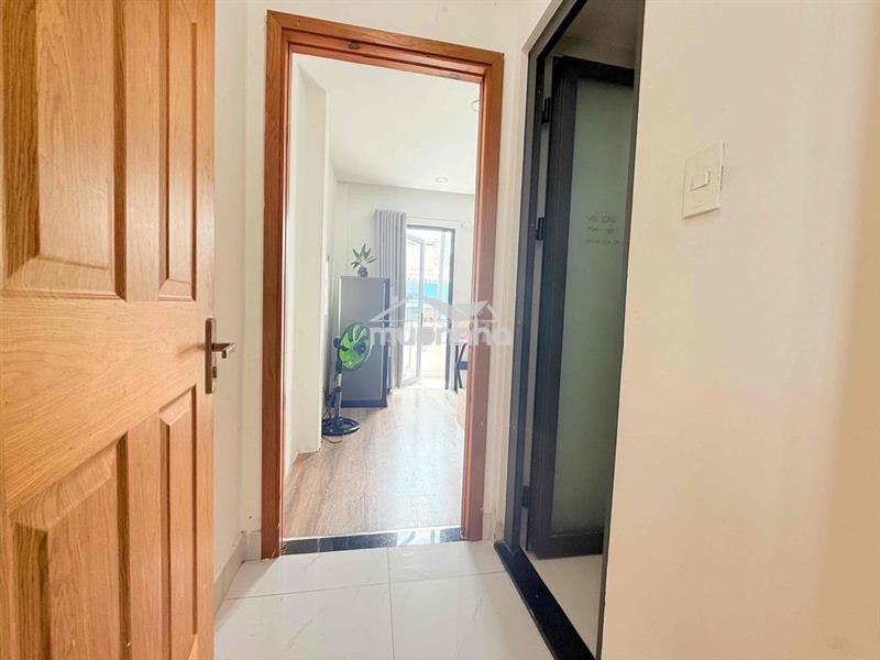Chính chủ cho thuê căn 1pn ban công quận 1
