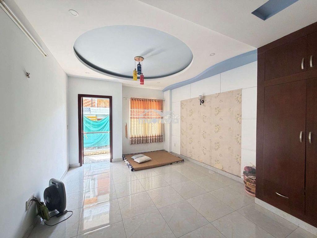 80m2- 5tỷ5- ô tô 4 chỗ ngủ nhà huỳnh tấn phát quận 7- 3 tẩng đúc btct - 4