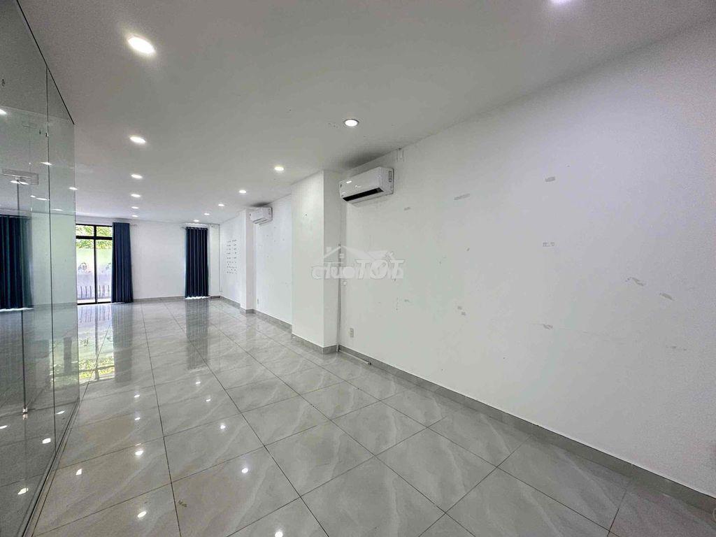 Văn phòng tầng 2 7x15m sàn có hầm để xe, gần công viên giá 13tr - 4