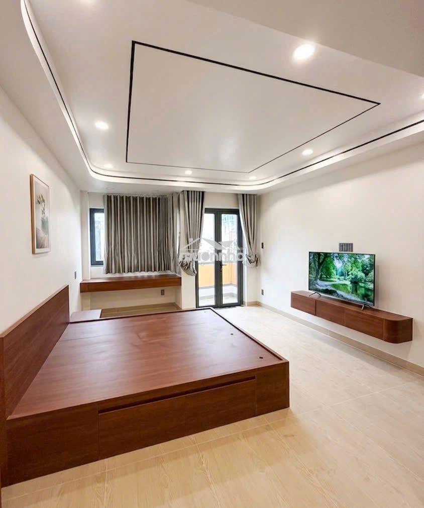 Nhà 3t x 48m2 - đẹp - full nội thất sang - xh đậu cửa ra đg nguyễn xí - 3