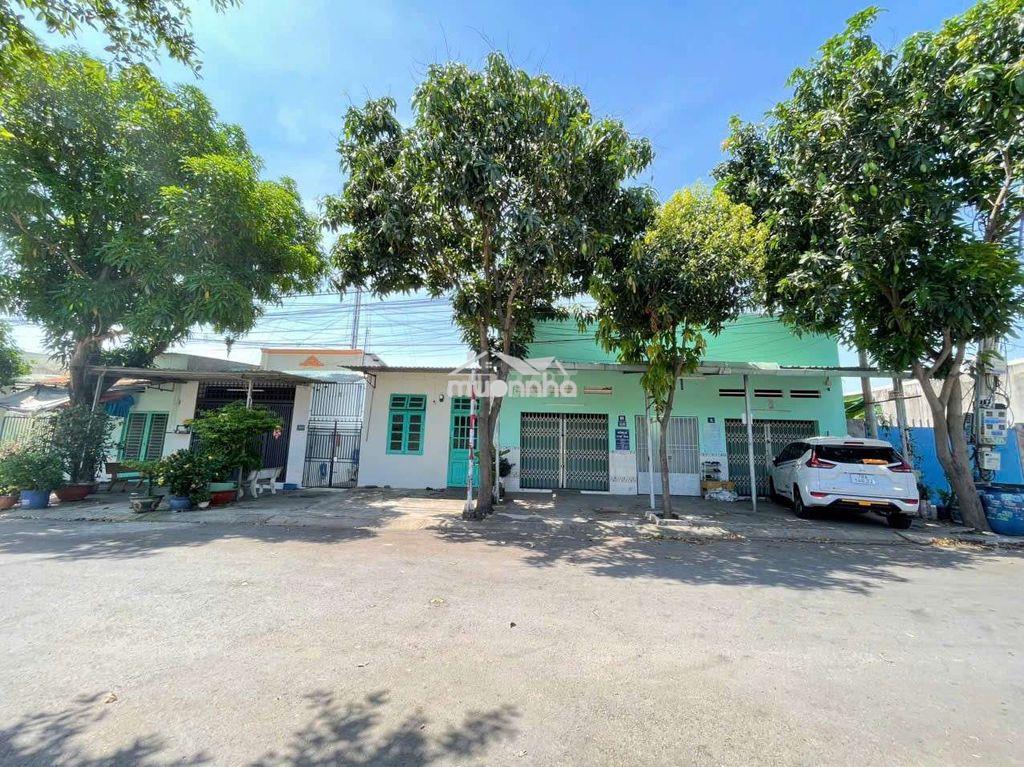 Nhà trọ 1 trệt 1lầu thu 20 triệu kdc đông an kế cổng kcn tân đông hiệp - 2