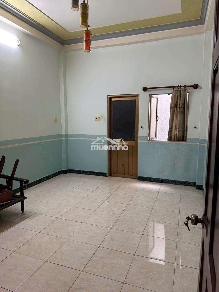 Cho thuê nhà 4 x14 đúc 3 lầu hẻm 78// ng văn khối p11 gv 4 phòng ngủ - 2
