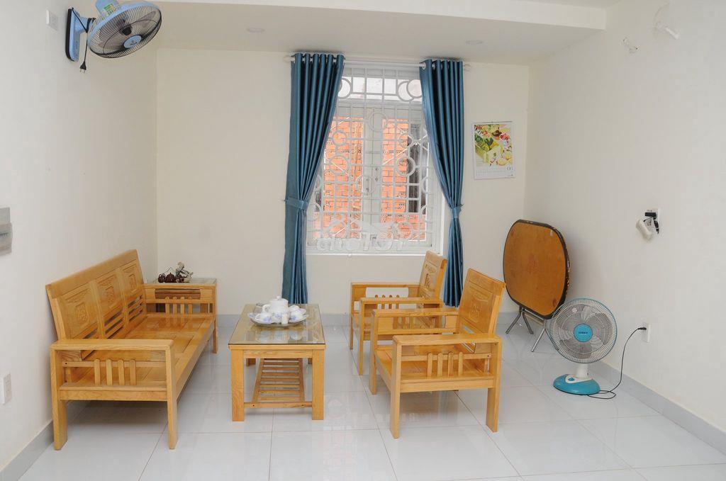 Phòng vip (ở ghép 3 người) cách đh tài chính - marketing 800m, fpt 3km - 3