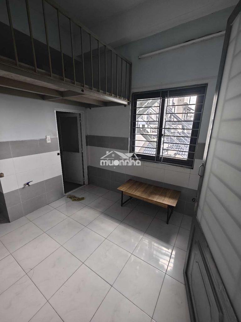 Cho thuê phòng có gác với máy lạnh - 2