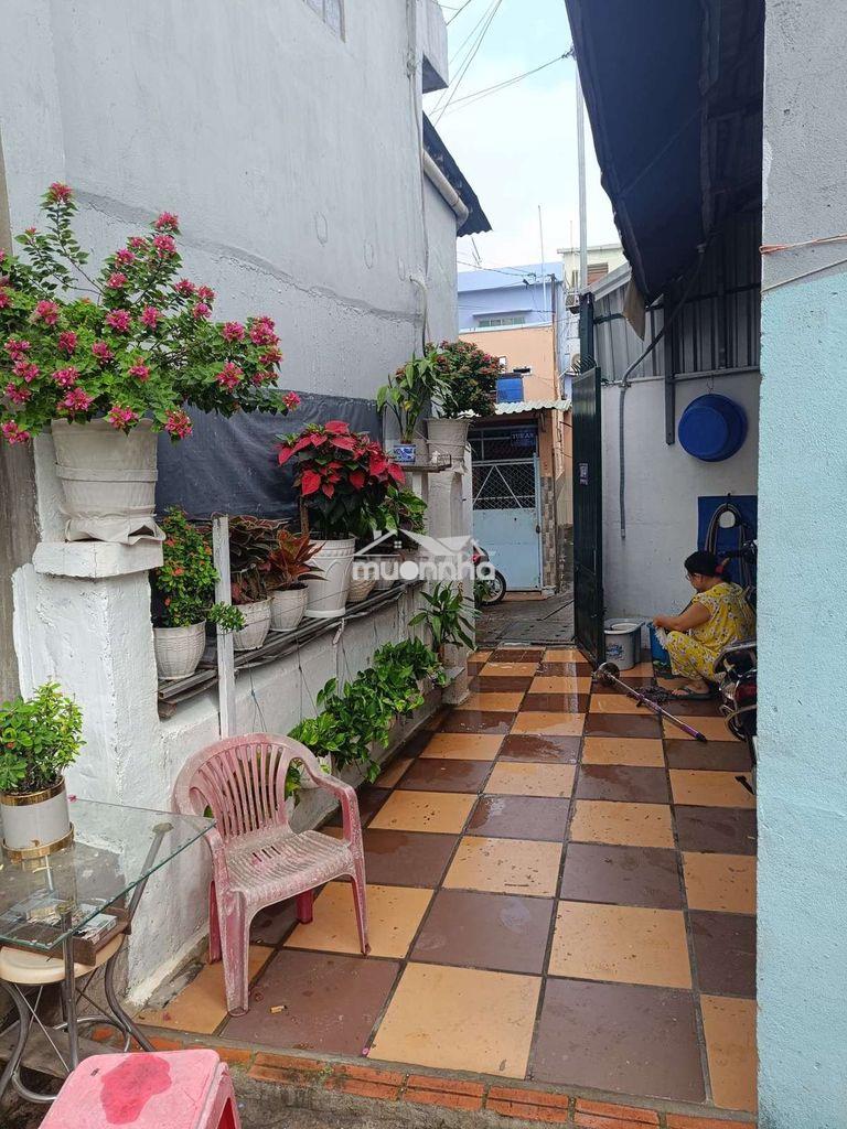 Lạc long quân q11-nhà nát 90m2-ngang 10m -hẻm 3.5m. (51tr/m2) - 3