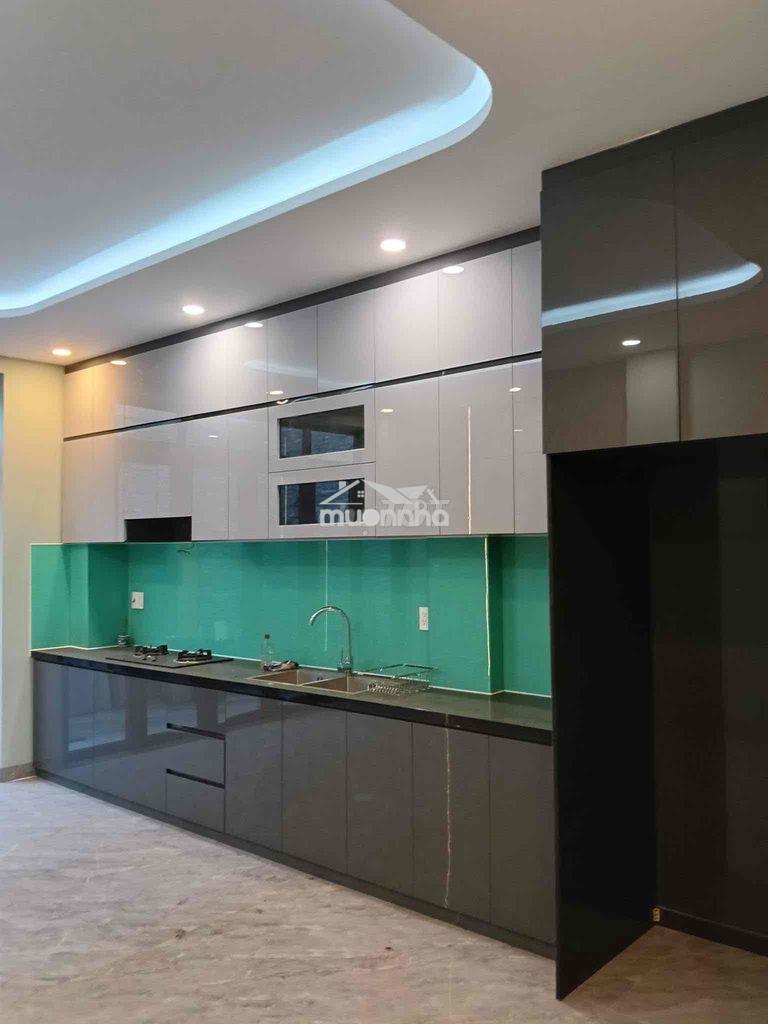 Mới keng trệt 3 lầu 2 sân thg 4,2*24; 6pn thang máy - 4