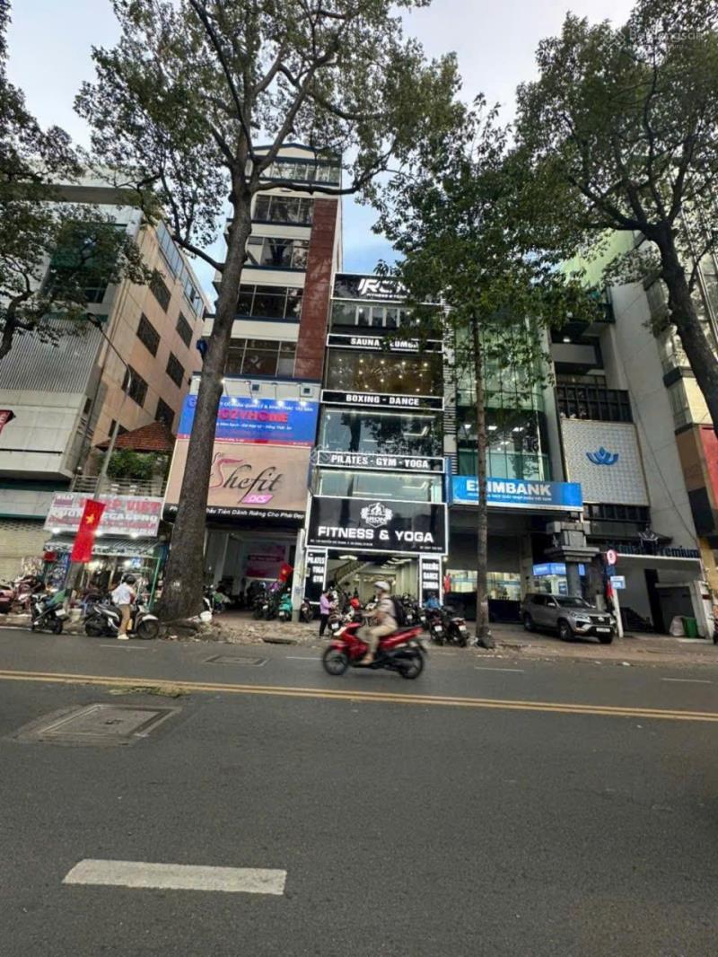 Bán nhà mt nguyễn chí thanh, q5 gần bv chợ rẫy. dt: 6.6x30m, 5 tầng. gía bán 73.5 tỷ
