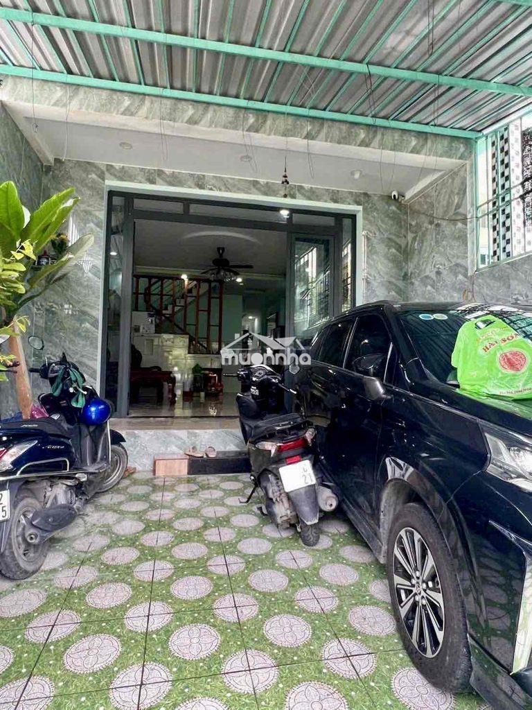 Cho thuê nhà dt 5x23m 1trệt 1lầu 3pn 3wc sân ôtô 7 chổ đường thông tải