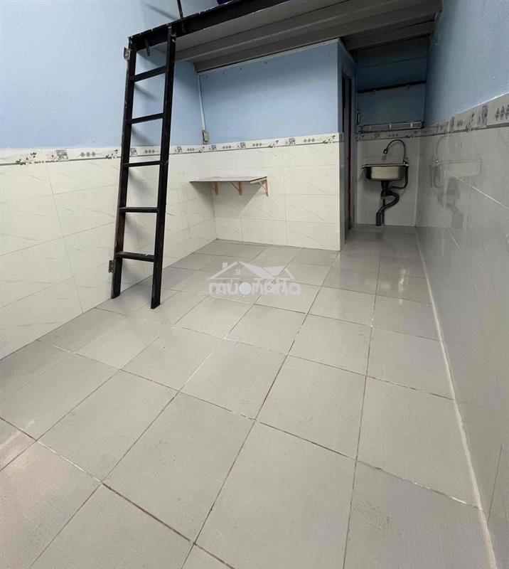 Phòng trọ dưới trệt âu cơ 18m2